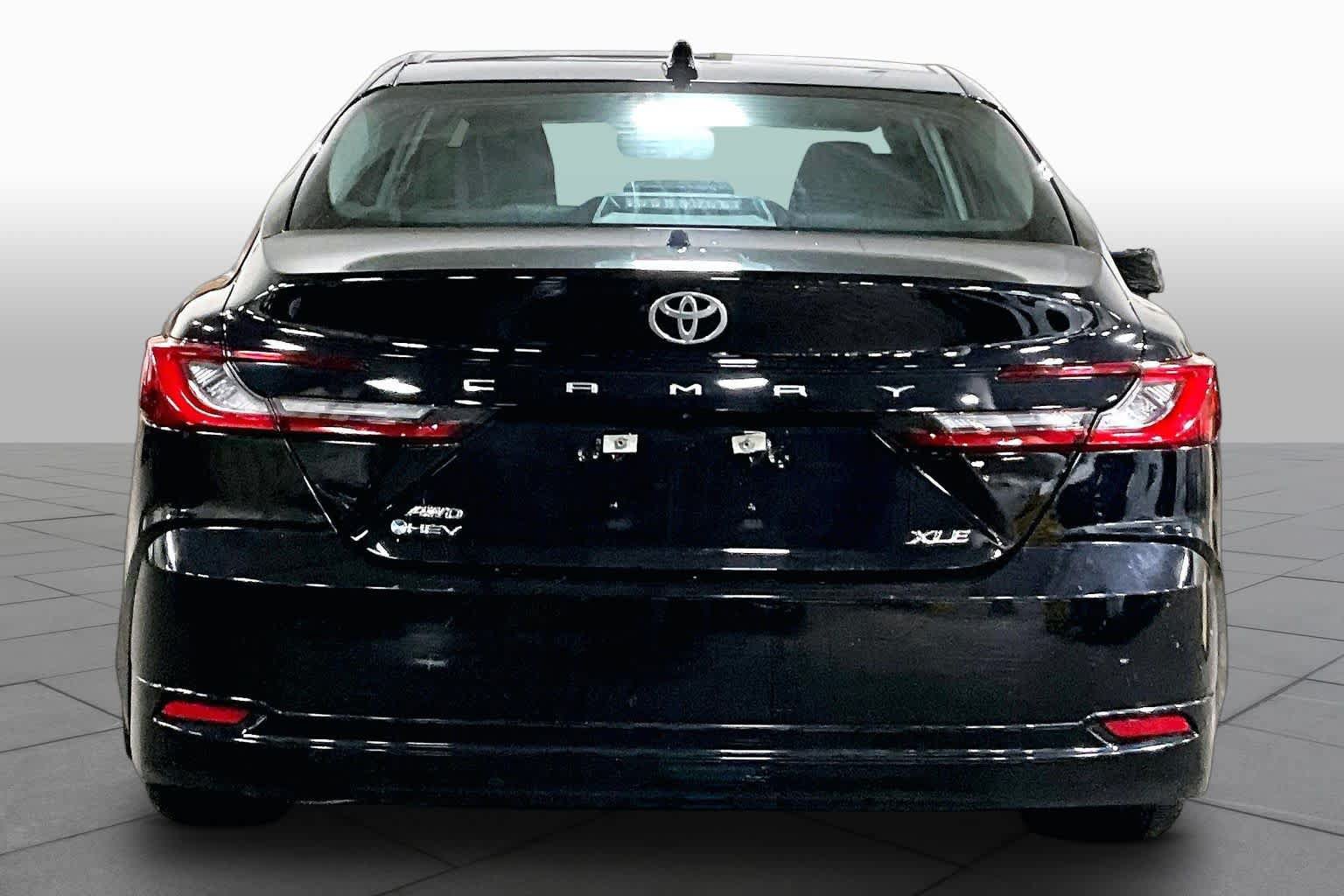 Used 2025 Toyota Camry XLE w/ Premium Package AWD/4WD image 5