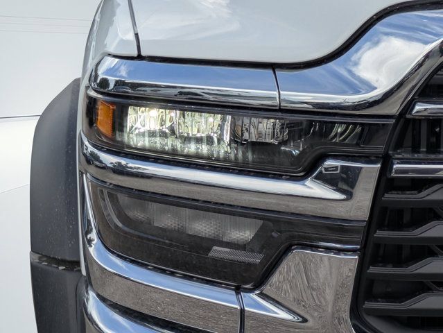 New 2026 RAM 5500 Tradesman w/ Chrome Appearance Group AWD/4WD image 9
