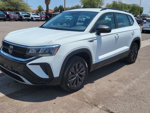 Used 2023 Volkswagen Taos S FWD image 4