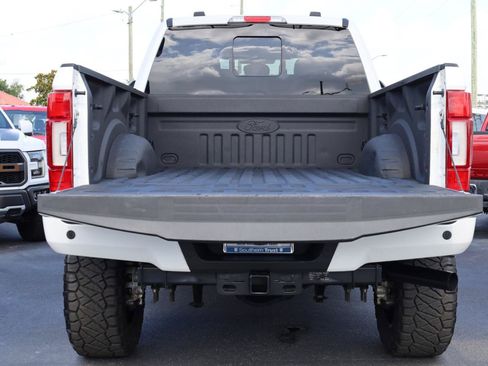 Used 2022 Ford F250 Lariat w/ Black Appearance Package AWD/4WD image 16