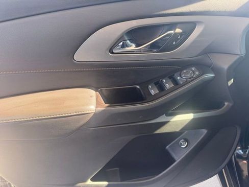 Used 2019 Chevrolet Traverse LT image 34