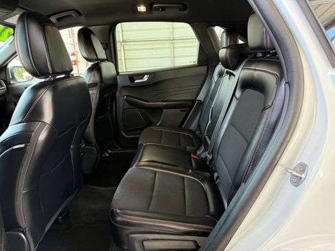 Used 2025 Ford Escape ST-Line Select AWD/4WD image 19