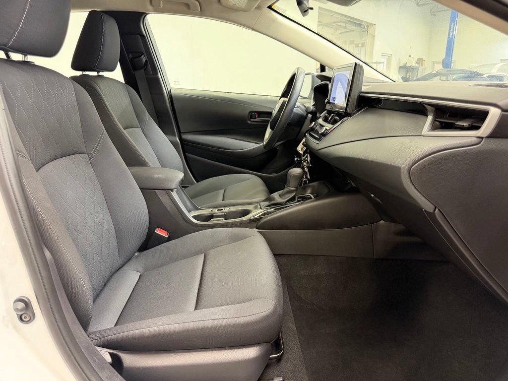 Used 2026 Toyota Corolla LE FWD image 9