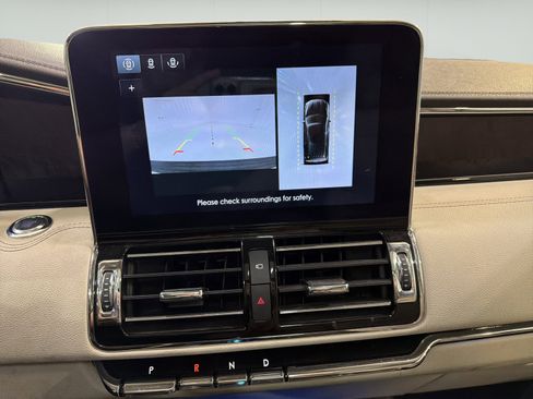 Used 2020 Lincoln Navigator Reserve w/ Luxury Package RWD image 18