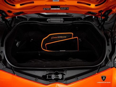 Used 2019 Lamborghini Aventador S AWD/4WD image 6
