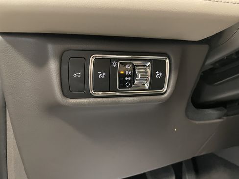 Used 2023 Lincoln Aviator AWD w/ Premium Package image 20