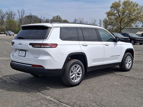 New 2025 Jeep Grand Cherokee L Laredo w/ Luxury Tech Group I AWD/4WD image 4