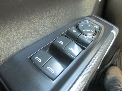 Used 2020 GMC Sierra 1500 AT4 w/ AT4 Premium Package image 27