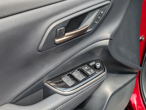 Certified 2025 Toyota Crown Signia AWD/4WD image 16