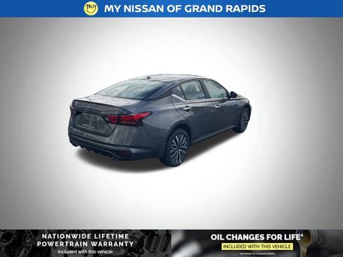 New 2025 Nissan Altima 2.5 SV w/ SV Premium Package image 3