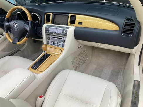 Used 2005 Lexus SC 430 Convertible image 19