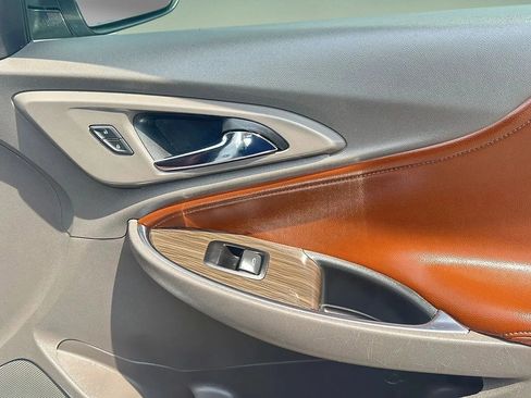 Used 2018 Chevrolet Malibu Premier w/ Premier Sun and Wheel Package image 18