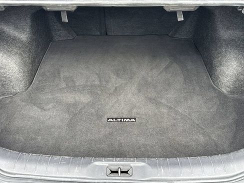 Used 2025 Nissan Altima 2.5 SV FWD image 13