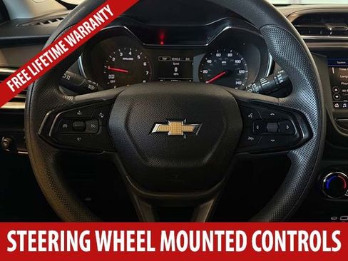 Used 2022 Chevrolet TrailBlazer LT FWD image 9