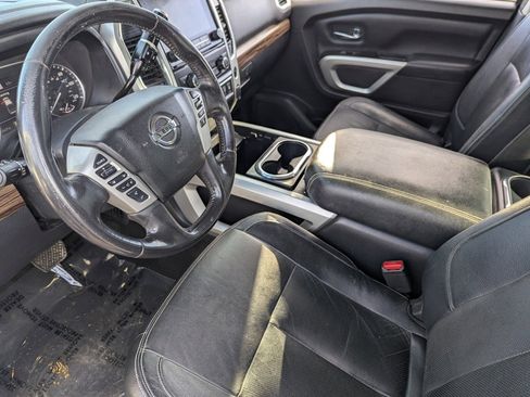 Used 2020 Nissan Titan SL w/ Moonroof Package image 15