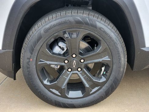 New 2026 Chevrolet Equinox LT w/ Convenience Package II AWD/4WD image 9