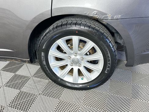 Used 2014 Chrysler 200 Limited FWD image 34