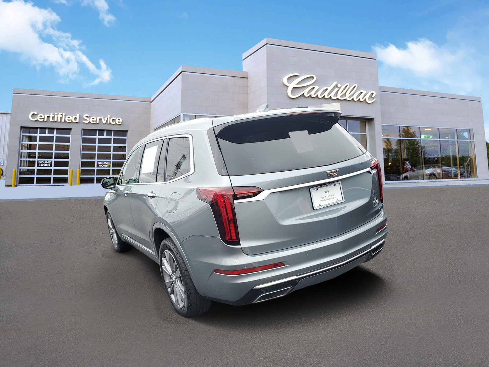 Used 2025 Cadillac XT6 Premium Luxury AWD/4WD image 2