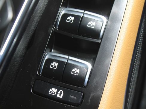Used 2022 Kia Telluride SX w/ Towing Package FWD image 21