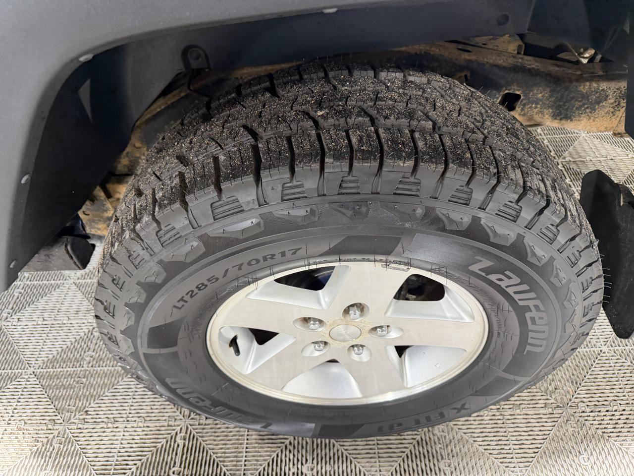 Used 2009 Jeep Wrangler Rubicon w/ Dual Top Group AWD/4WD image 17