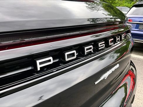 Used 2024 Porsche Cayenne AWD/4WD image 31