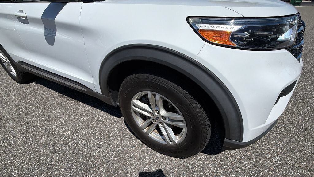 Used 2020 Ford Explorer XLT w/ Comfort Package AWD/4WD image 10