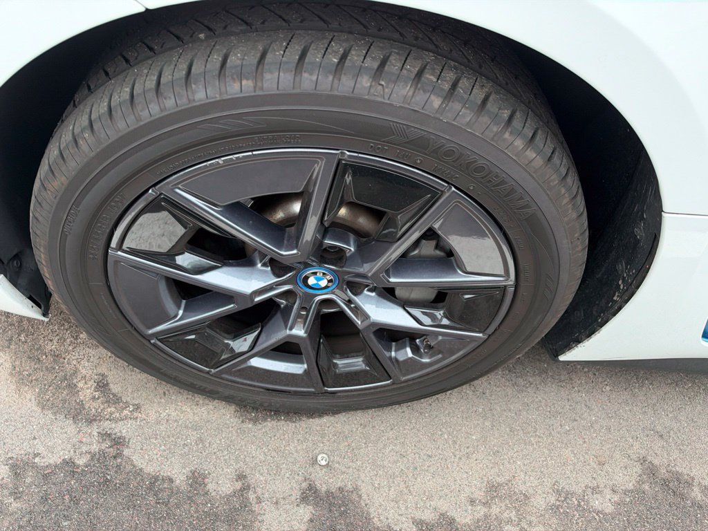 Certified 2023 BMW i4 eDrive40 RWD image 9