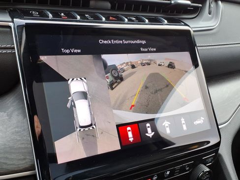 Used 2023 Jeep Grand Cherokee L Limited w/ Luxury Tech Group II image 24