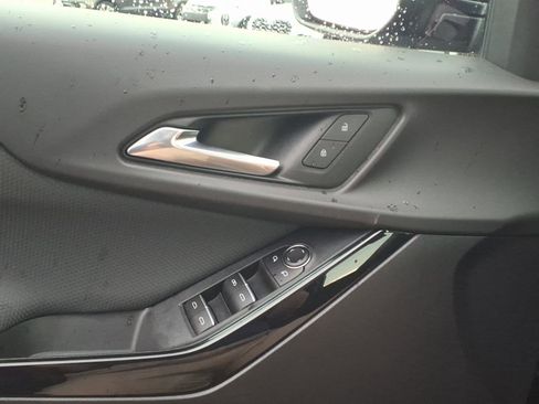 Used 2025 Chevrolet Equinox RS FWD image 24
