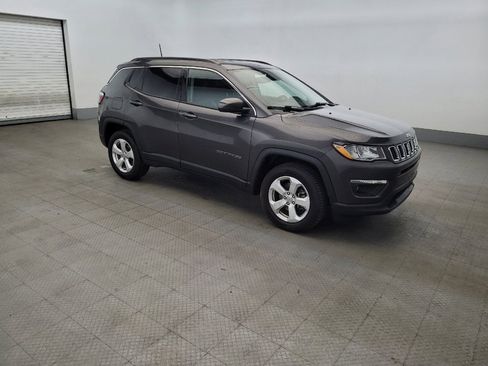 Used 2018 Jeep Compass Latitude w/ Cold Weather Group AWD/4WD image 11