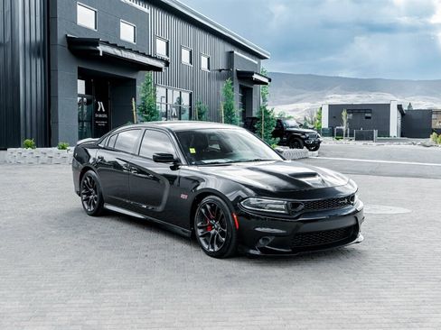 Used 2020 Dodge Charger Scat Pack w/ Plus Group RWD image 7