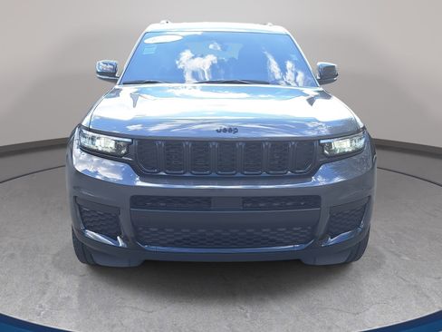 Used 2023 Jeep Grand Cherokee L Laredo image 2