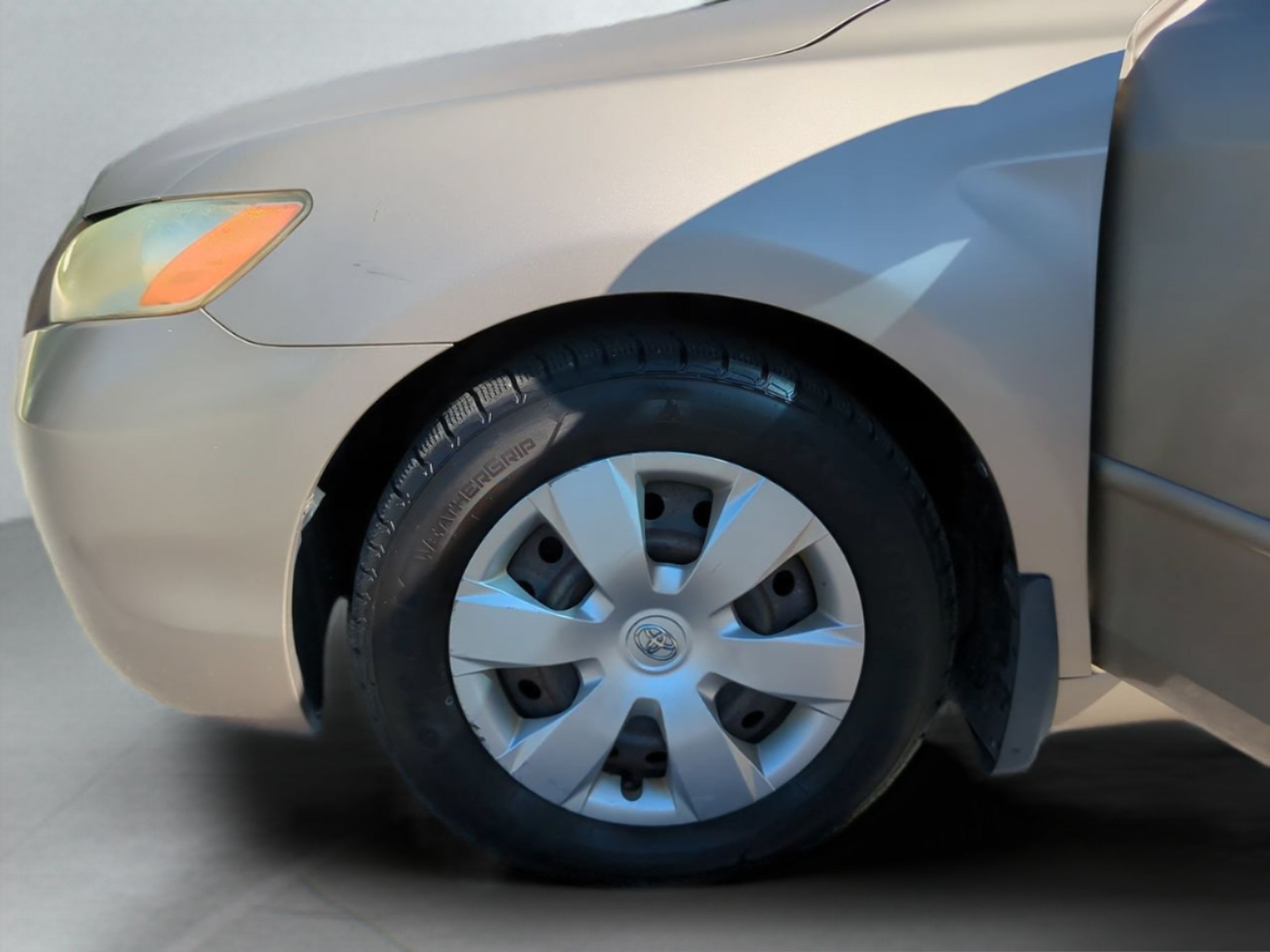 Used 2007 Toyota Camry LE FWD image 32