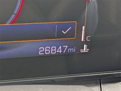 Used 2025 Chevrolet Trax ACTIV w/ Sunroof Package image 32