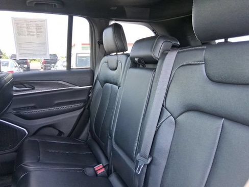 Used 2024 Jeep Grand Cherokee Limited 4xe AWD/4WD image 16
