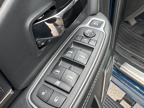 Used 2022 RAM 2500 Limited w/ Night Edition AWD/4WD image 12