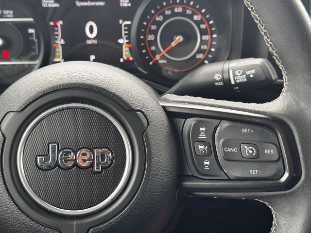 Certified 2025 Jeep Gladiator Mojave w/ Steel Bumper Group AWD/4WD image 25