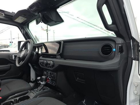 Used 2025 Jeep Wrangler Unlimited Rubicon 4xe w/ Safety Group AWD/4WD image 49
