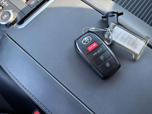 Used 2025 Toyota Highlander XSE AWD/4WD image 21