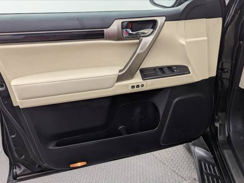 Used 2020 Lexus GX 460 Premium w/ Premium Package AWD/4WD image 13