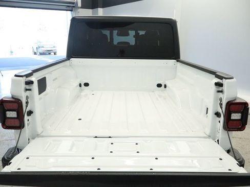 New 2026 Jeep Gladiator Sport AWD/4WD image 22