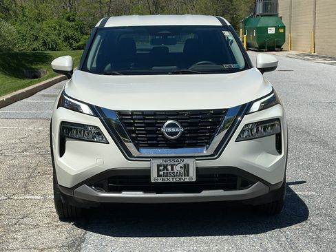 Used 2023 Nissan Rogue SV AWD/4WD image 3