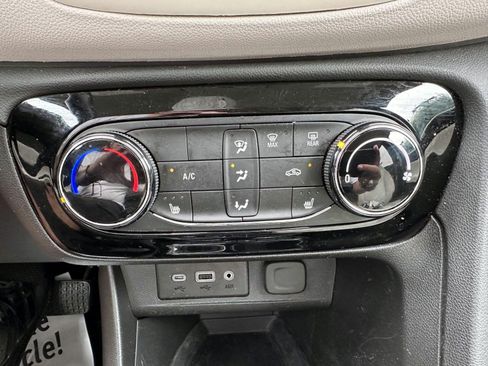 Used 2023 Buick Encore GX Preferred w/ Cold Weather Comfort Package FWD image 23