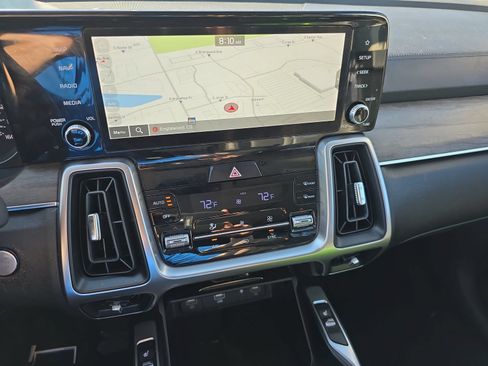 Used 2023 Kia Sorento S w/ Panoramic Sunroof Package AWD/4WD image 14