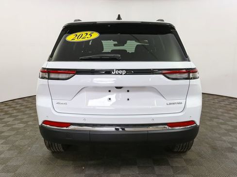 Used 2025 Jeep Grand Cherokee Limited AWD/4WD image 8