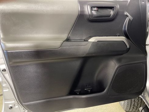 Certified 2020 Toyota Tacoma SR5 RWD image 17