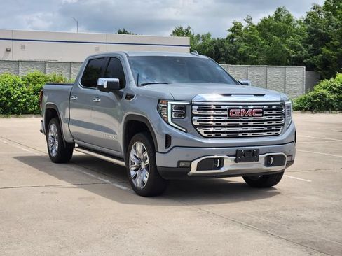 Used 2025 GMC Sierra 1500 Denali AWD/4WD image 3
