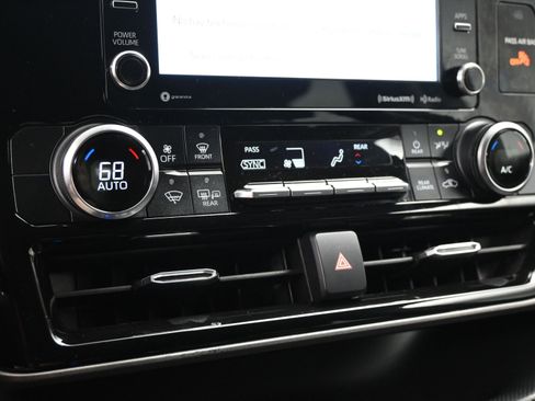 Certified 2022 Toyota Highlander LE image 14