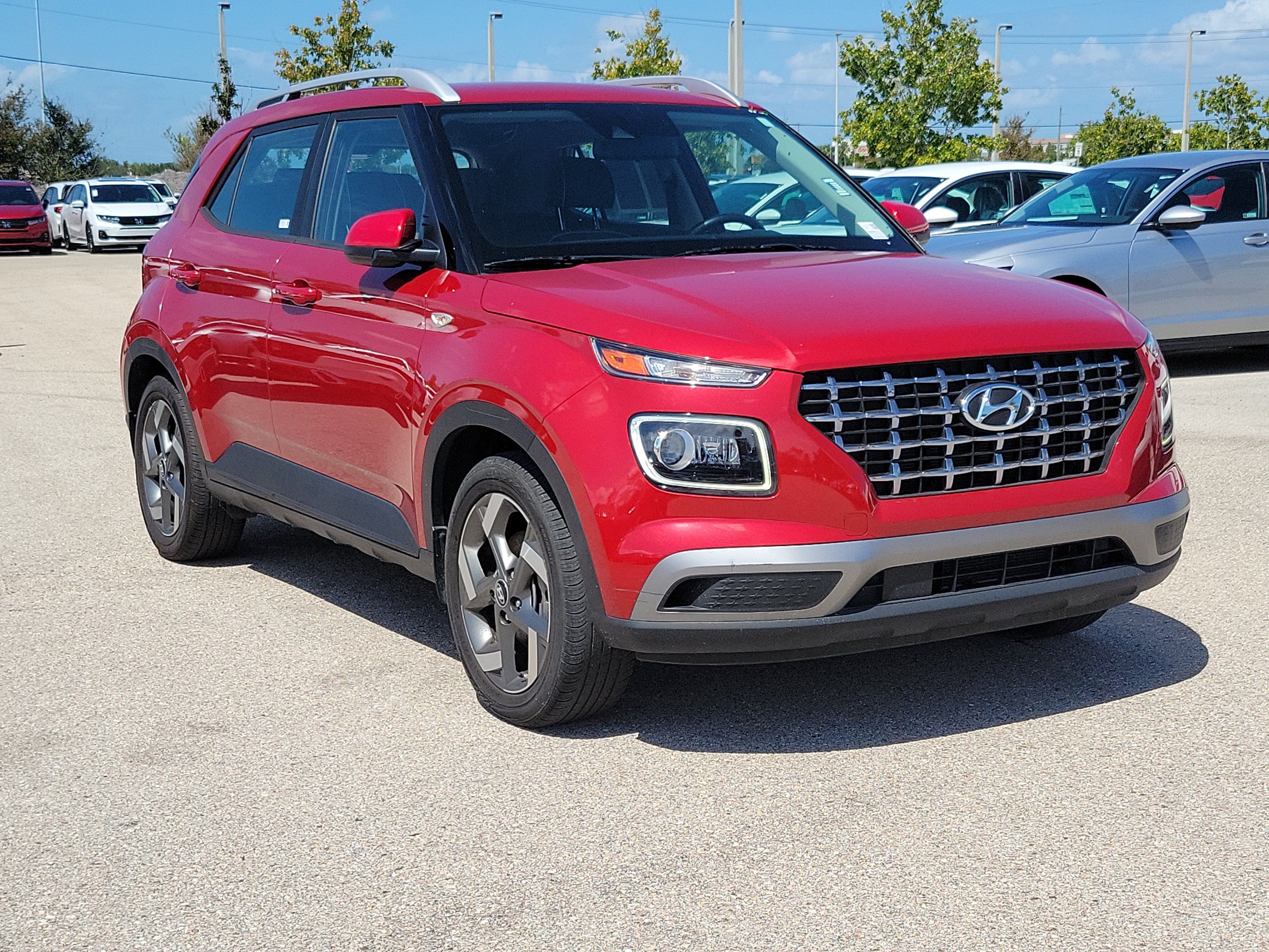 Used 2022 Hyundai Venue Limited FWD image 31