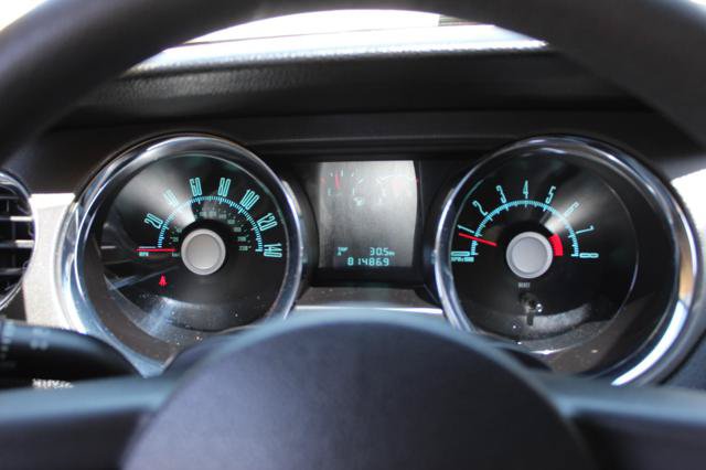 Used 2010 Ford Mustang GT RWD image 12